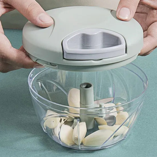 500ml and 900ml manual garlic chopper with stainless steel blades